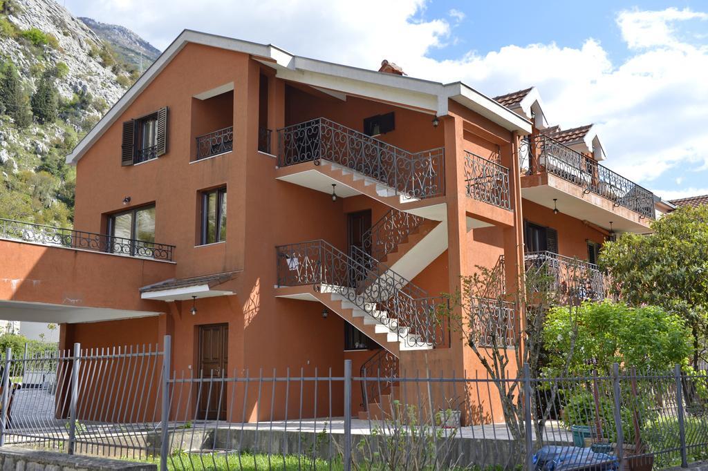 Apartment Damjan Kotor Exterior photo